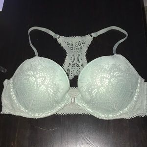 Front close push up bra